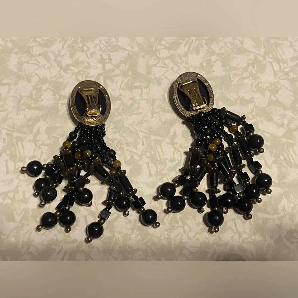 Vintage Costume Dangling Bead Clip on Earrings #5055 💎